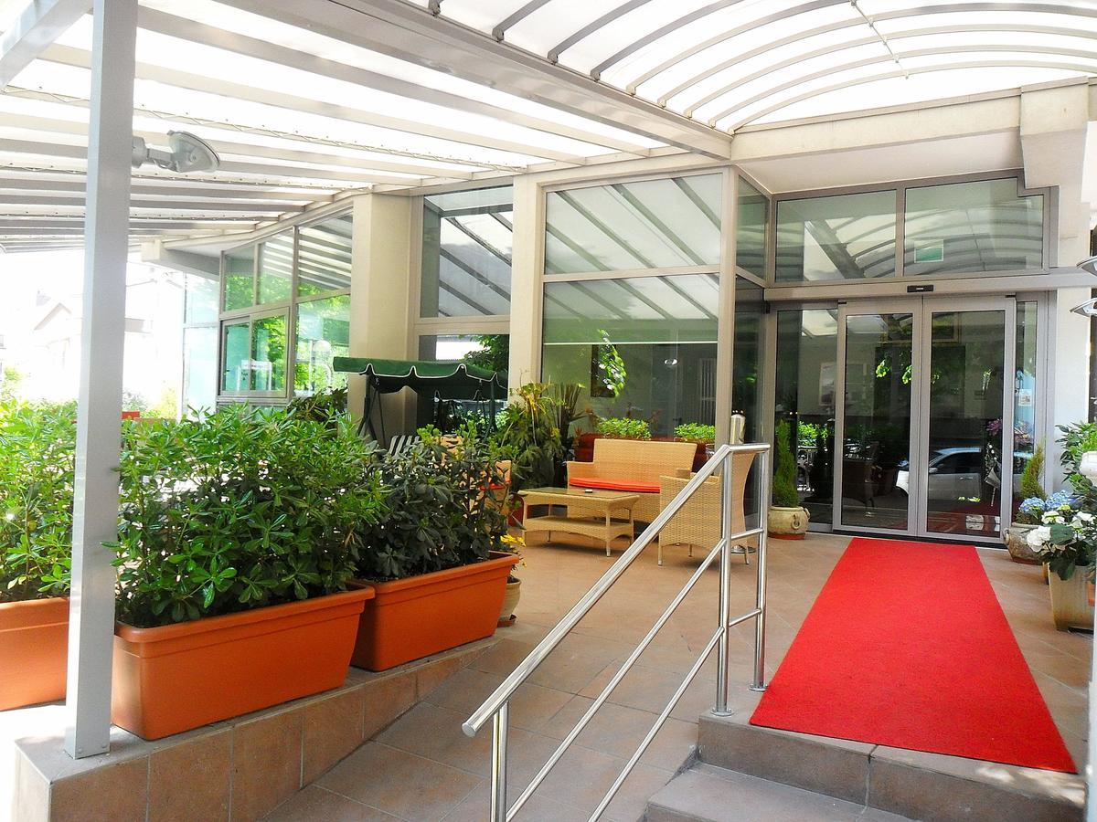 Hotel Etoile Rimini Buitenkant foto