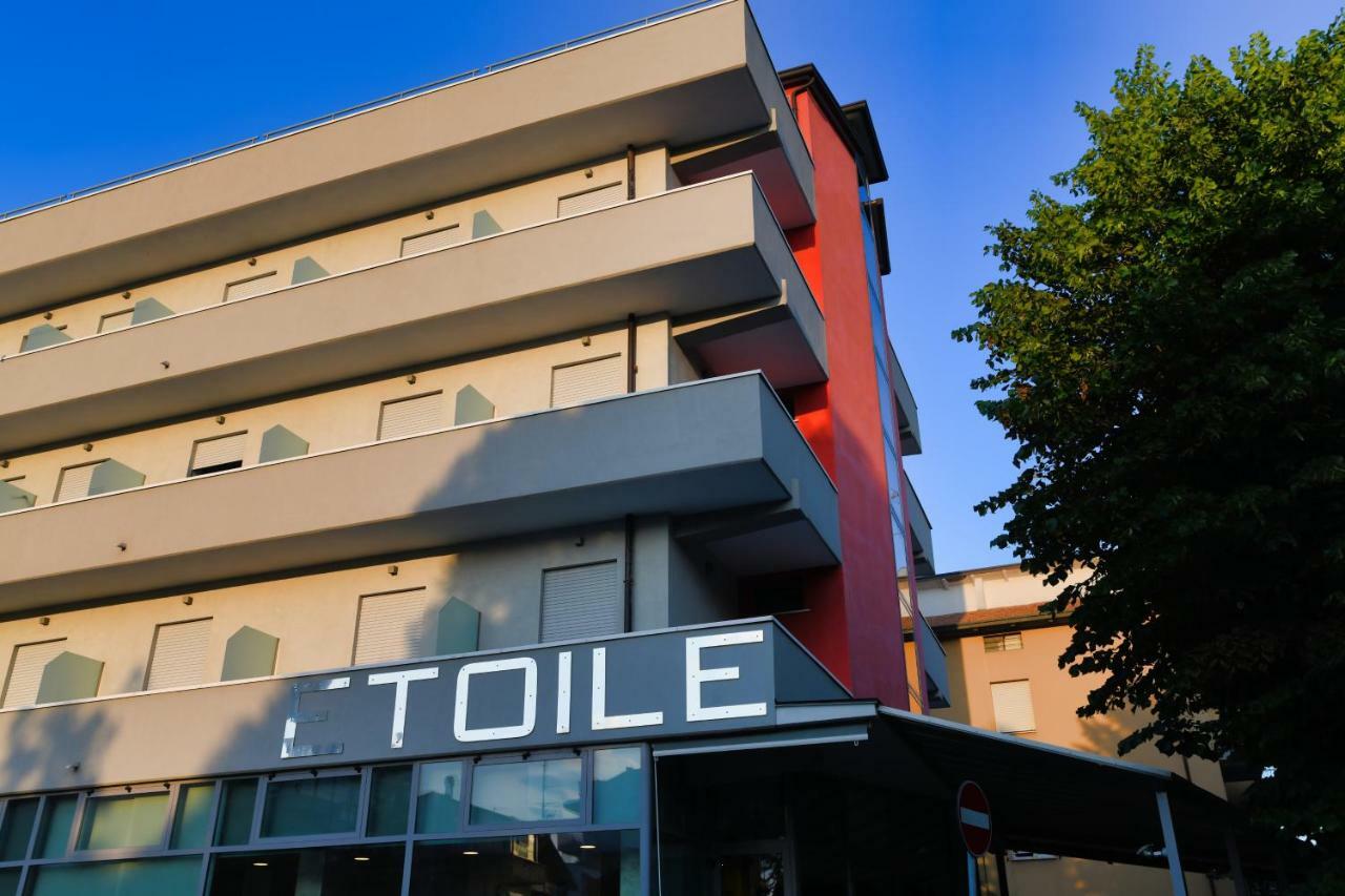 Hotel Etoile Rimini Buitenkant foto