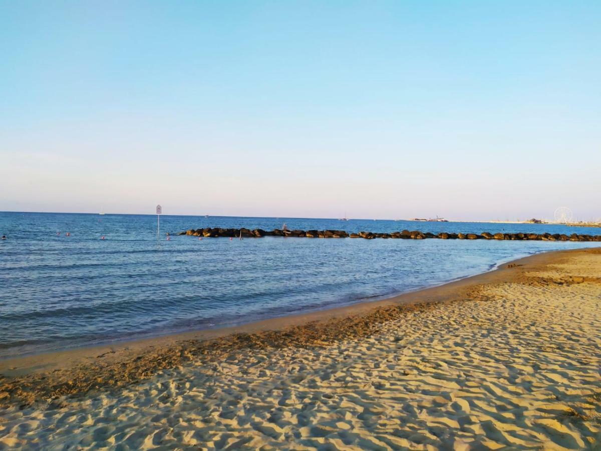Hotel Etoile Rimini Buitenkant foto
